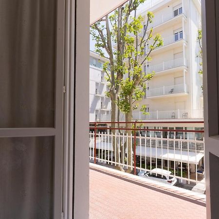 Hotel Villa Isola Rimini Eksteriør bilde