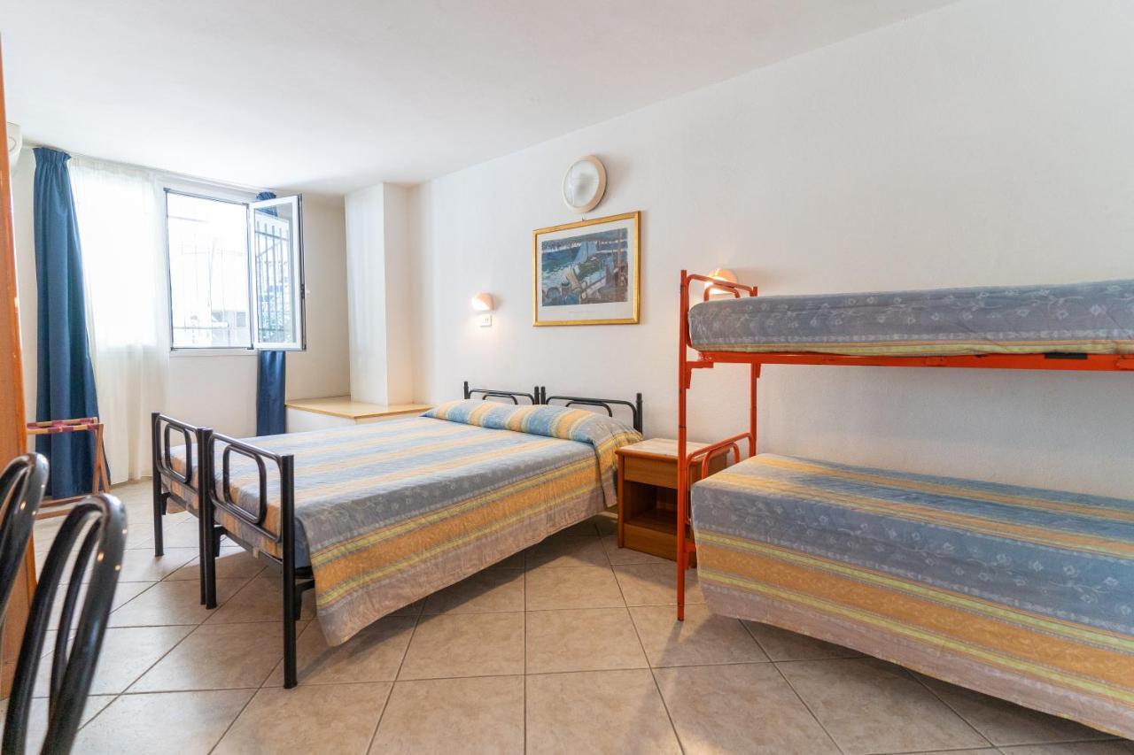 Hotel Villa Isola Rimini Eksteriør bilde