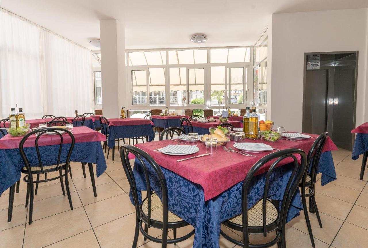 Hotel Villa Isola Rimini Eksteriør bilde