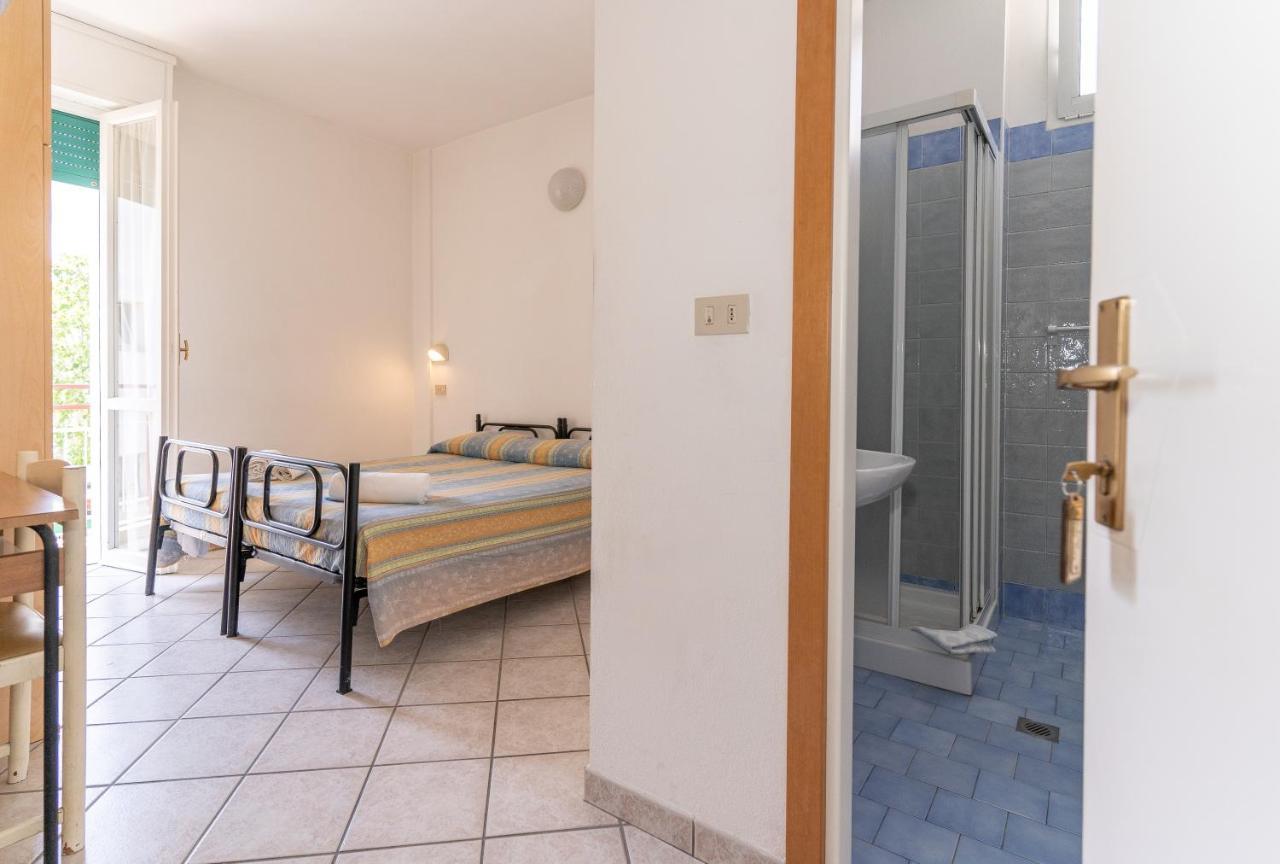 Hotel Villa Isola Rimini Eksteriør bilde