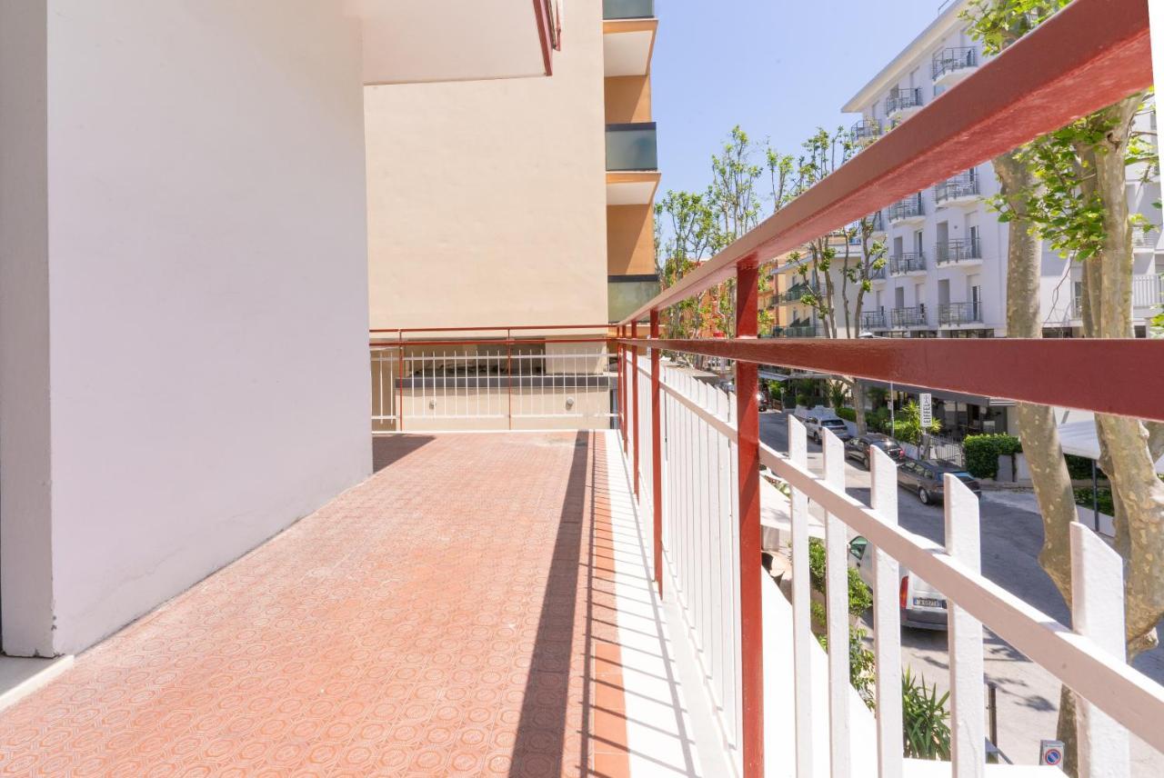 Hotel Villa Isola Rimini Eksteriør bilde